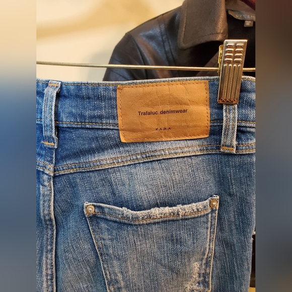 ZARA Trafaluc Embroidered Jean's Sz. 2 - Picture 3 of 4